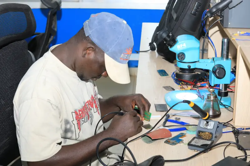 Sabou Maker - micro-soudure et reparation electronique